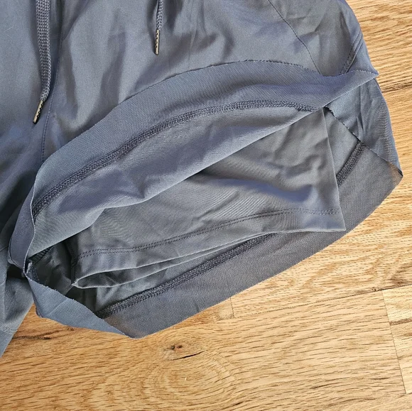 Halara Size Large Blue/Gray Shorts Size Large - Picture 2 of 3